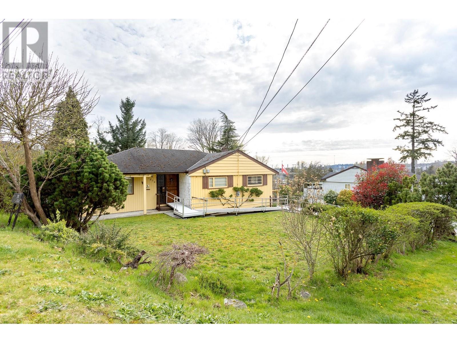 Property at 1874 HILLSIDE AVENUE image 5