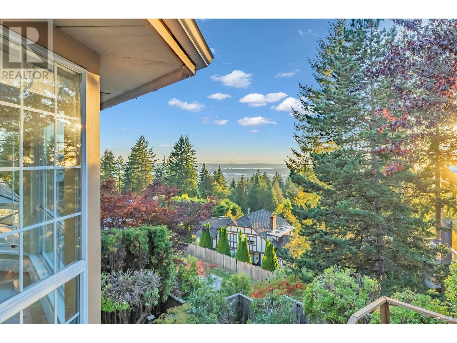 4200 Starlight Way, North Vancouver, British Columbia  V7N 4L5 - Photo 10 - R2988377