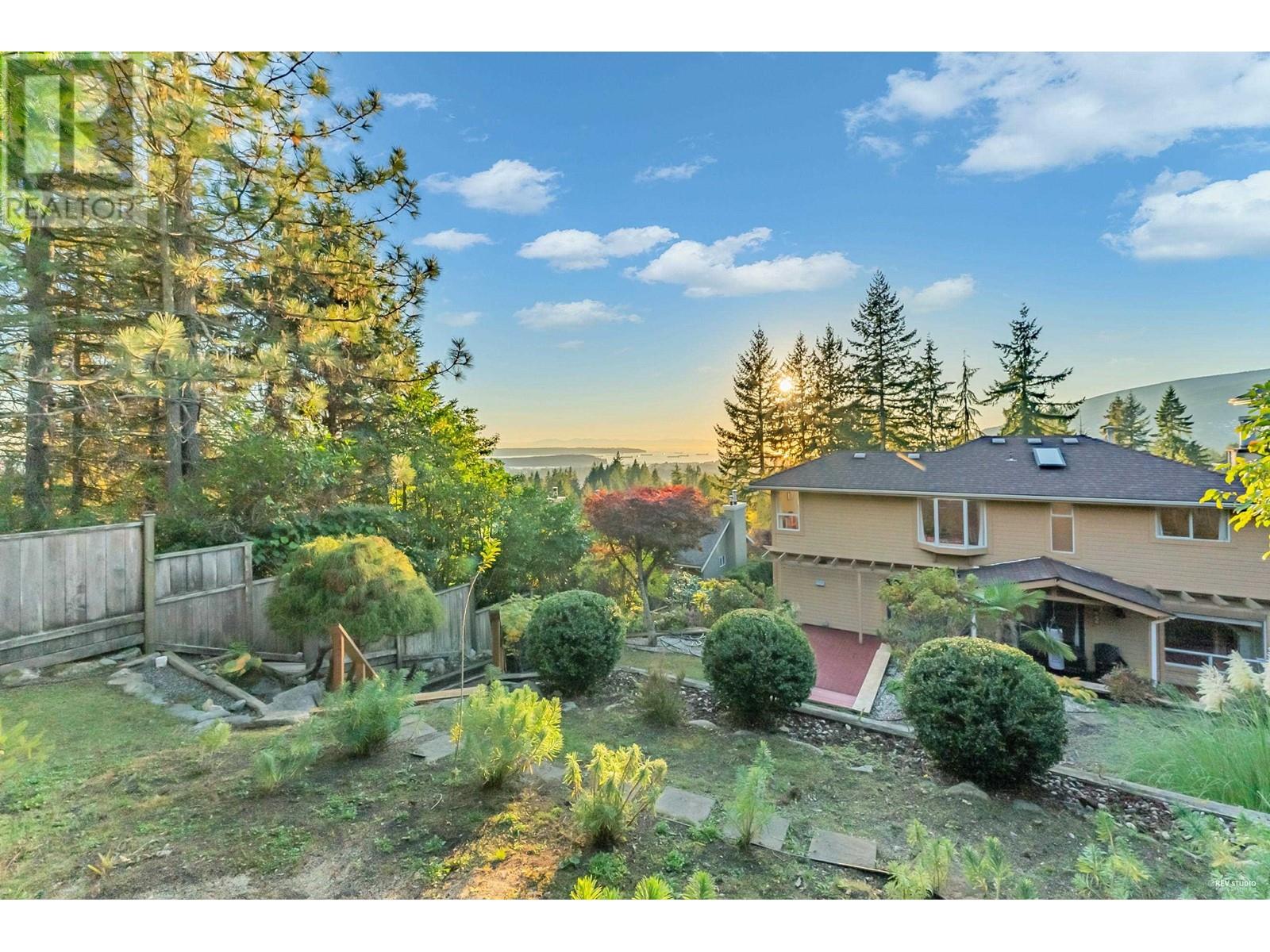 4200 Starlight Way, North Vancouver, British Columbia  V7N 4L5 - Photo 4 - R2988377