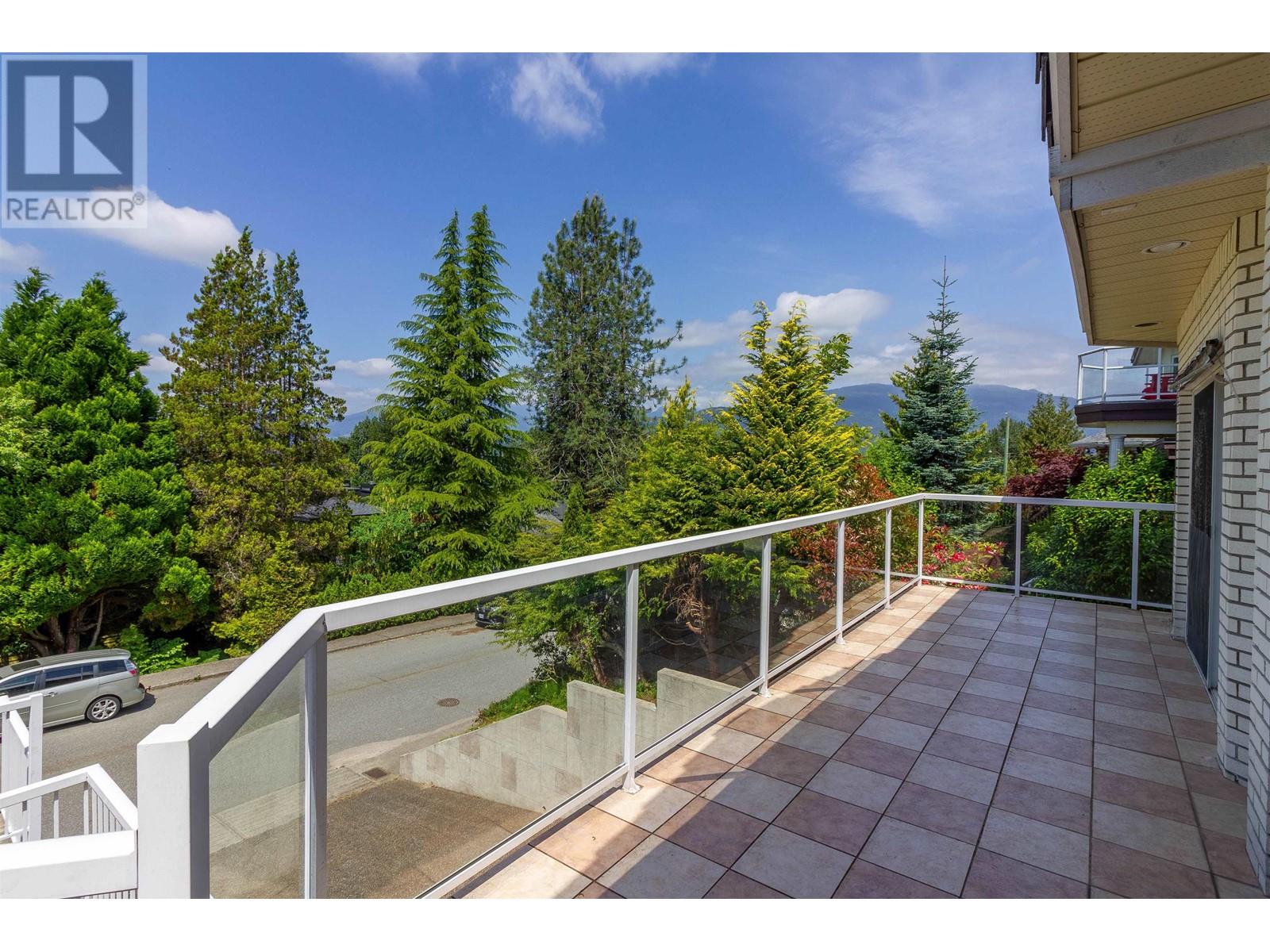 7286 Barnet Road, Burnaby, British Columbia  V5A 1E2 - Photo 7 - R2988422