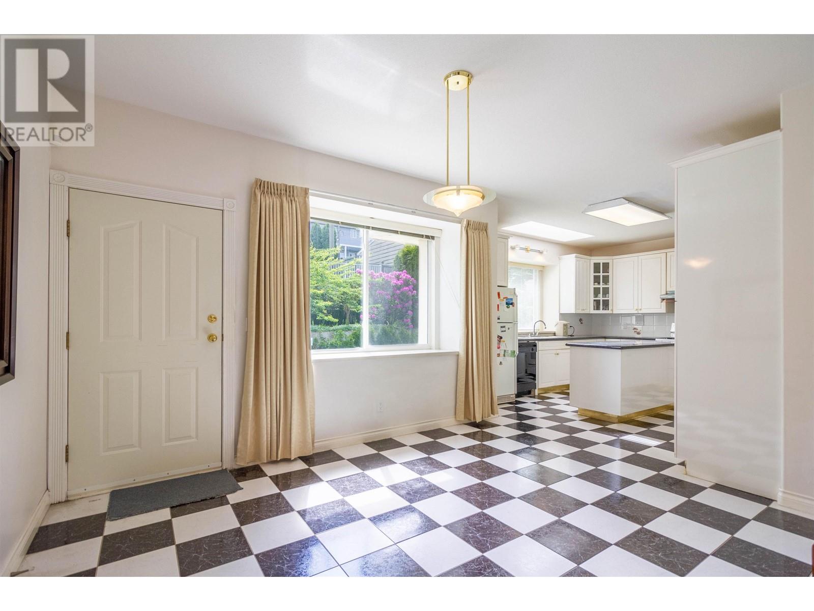 7286 Barnet Road, Burnaby, British Columbia  V5A 1E2 - Photo 9 - R2988422