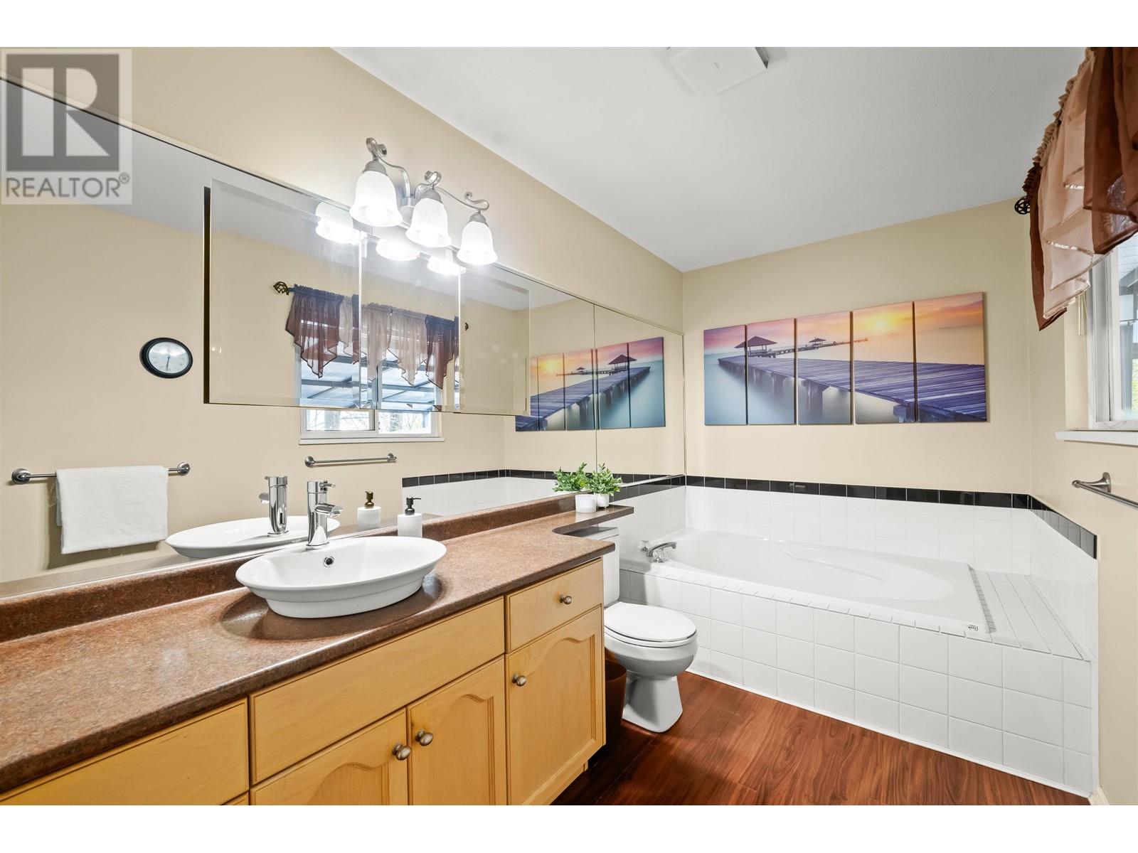 3302 Robson Drive, Coquitlam, British Columbia  V3E 2X8 - Photo 13 - R2988424