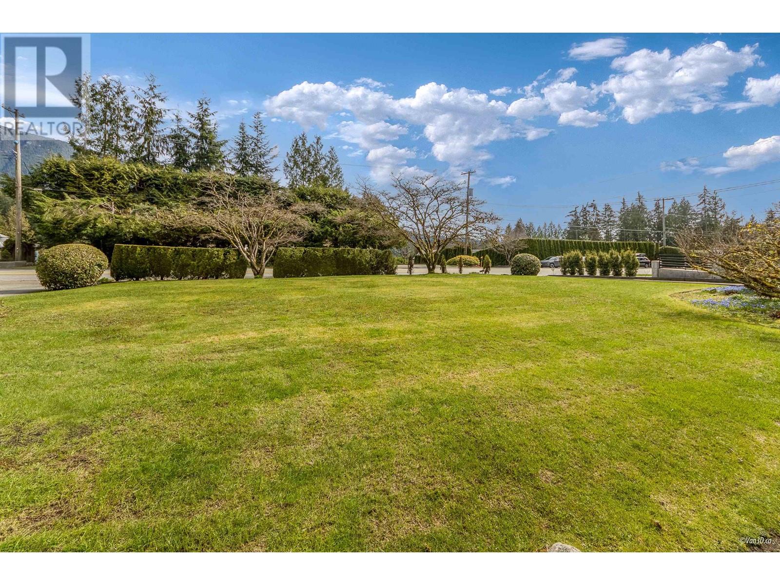 Property at 163 STEVENS DRIVE image 3