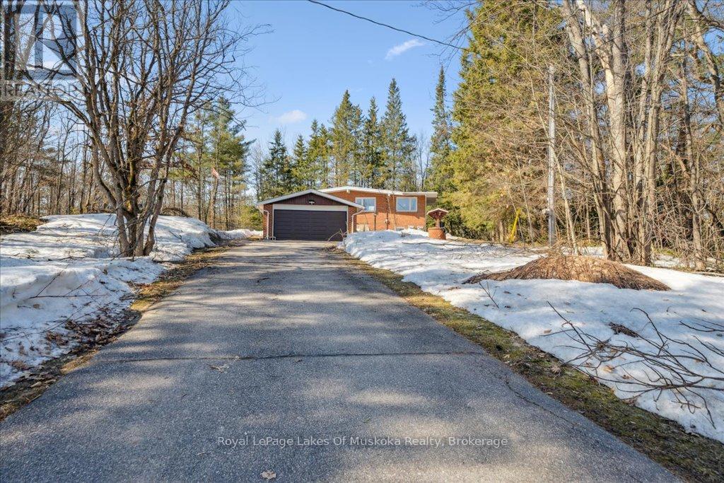 1030 Simpson Road, Gravenhurst, Ontario  P1P 1R1 - Photo 42 - X12071265