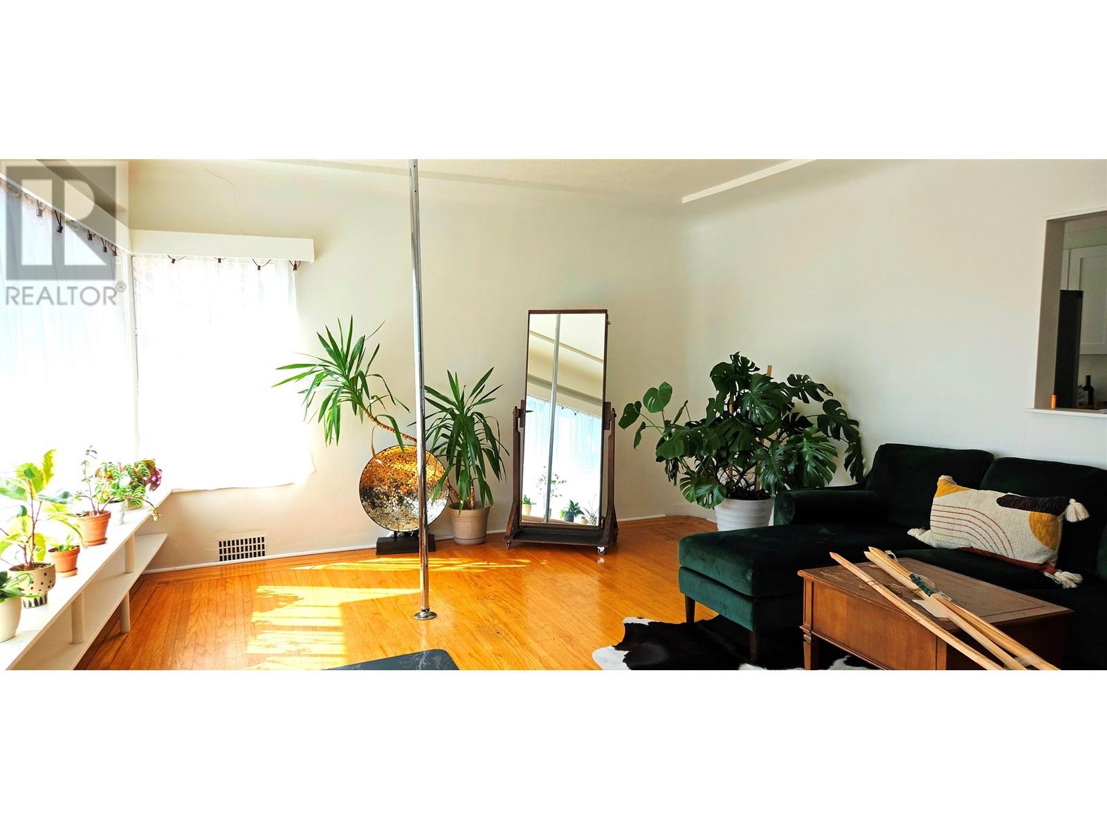 2556 W 4th Avenue, Vancouver, British Columbia  V6K 1P6 - Photo 8 - C8068242
