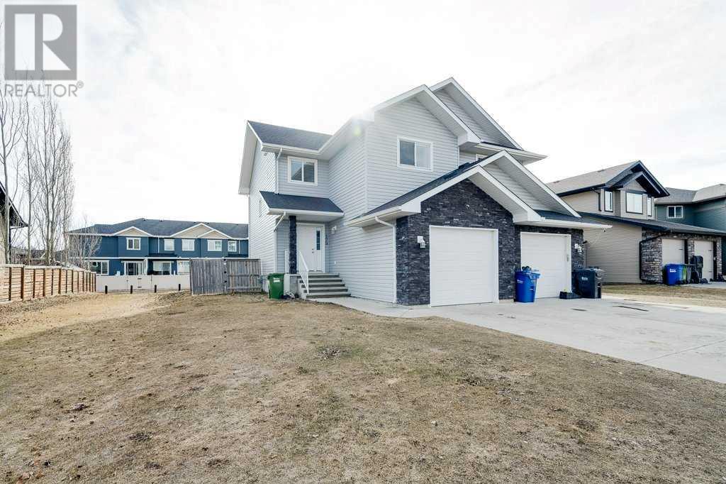 179 Garrison Circle W, Red Deer, Alberta  T4P 0P5 - Photo 2 - A2209020