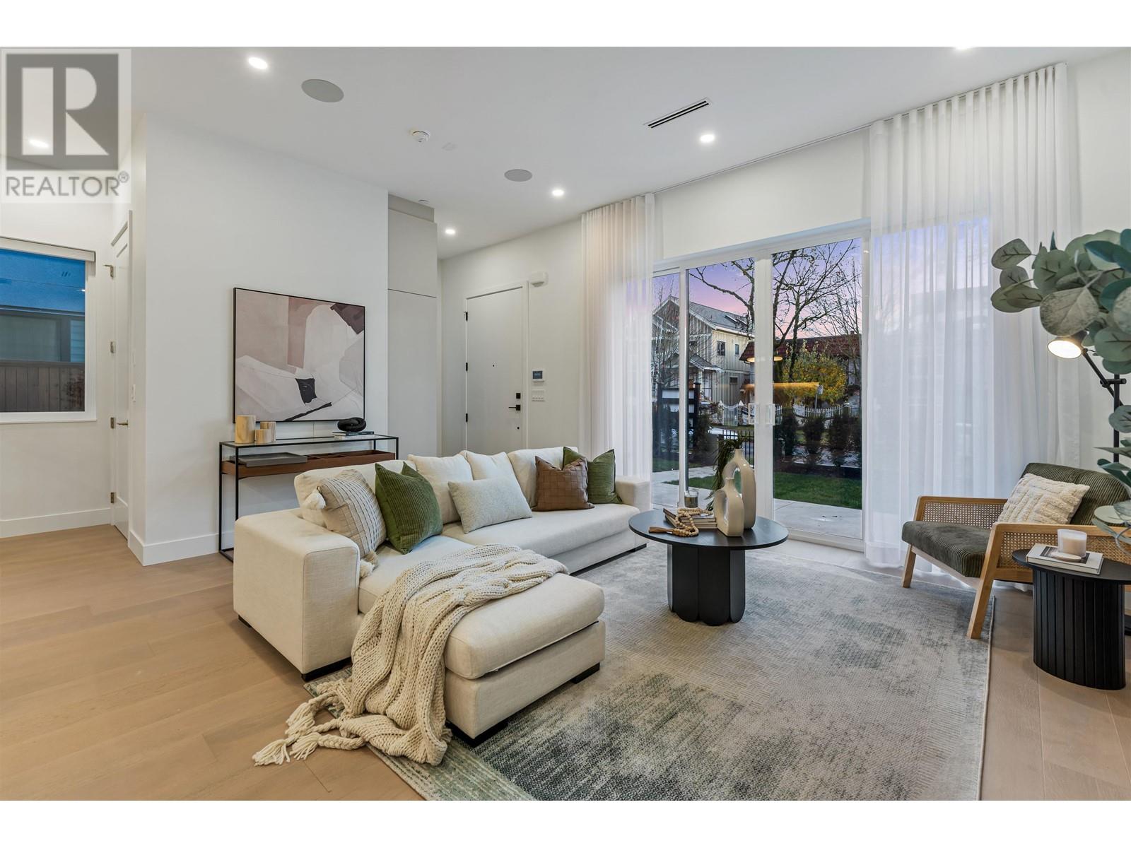 1 2241 E 8th Avenue, Vancouver, British Columbia  V5N 1V4 - Photo 3 - R2987951
