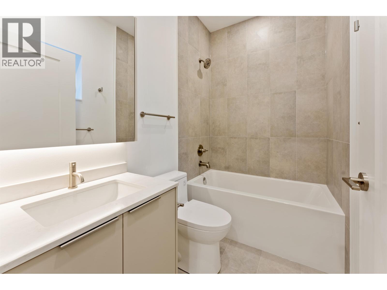 2 2241 E 8th Avenue, Vancouver, British Columbia  V5N 1V4 - Photo 14 - R2988058