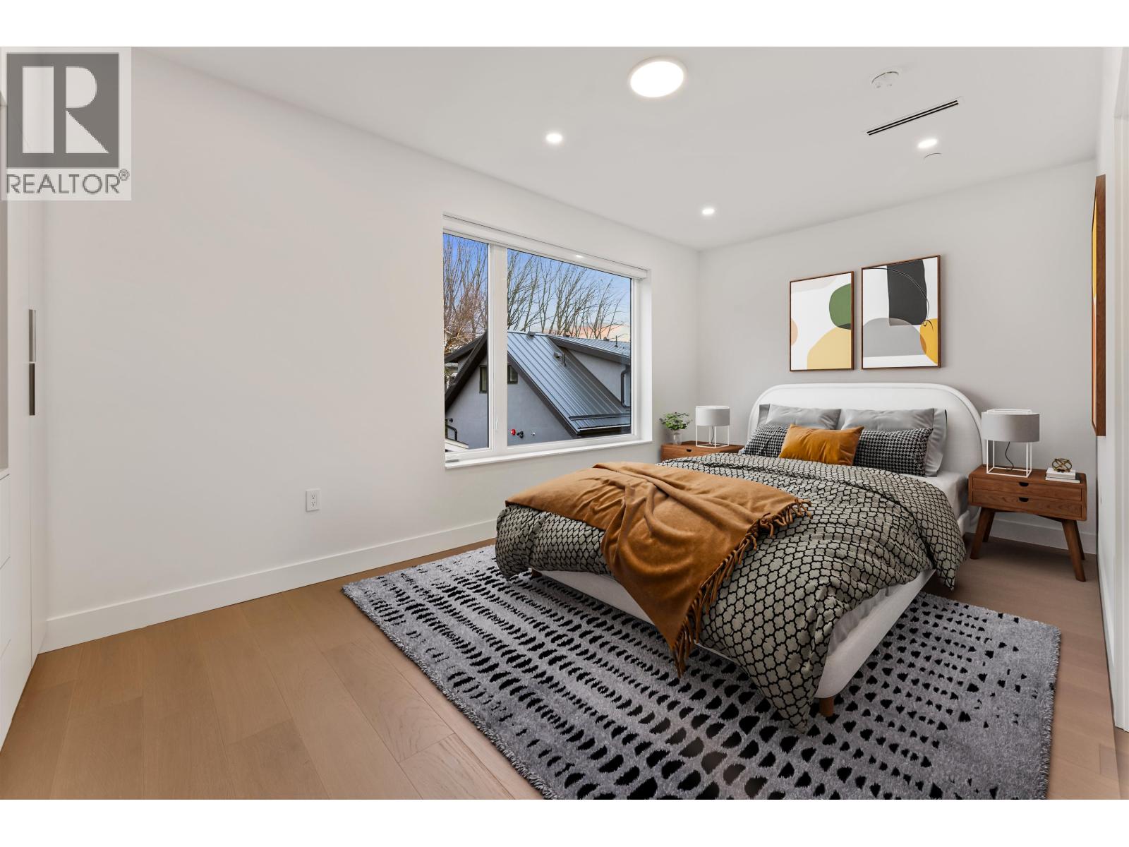 2 2241 E 8th Avenue, Vancouver, British Columbia  V5N 1V4 - Photo 9 - R2988058