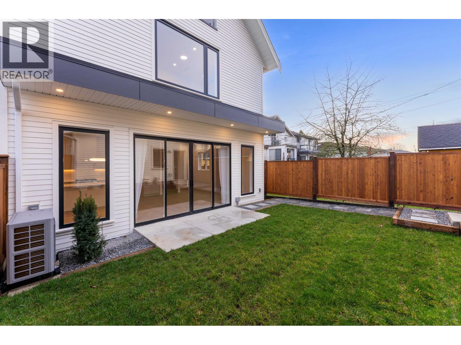 2 2241 E 8th Avenue, Vancouver, British Columbia  V5N 1V4 - Photo 21 - R2988058