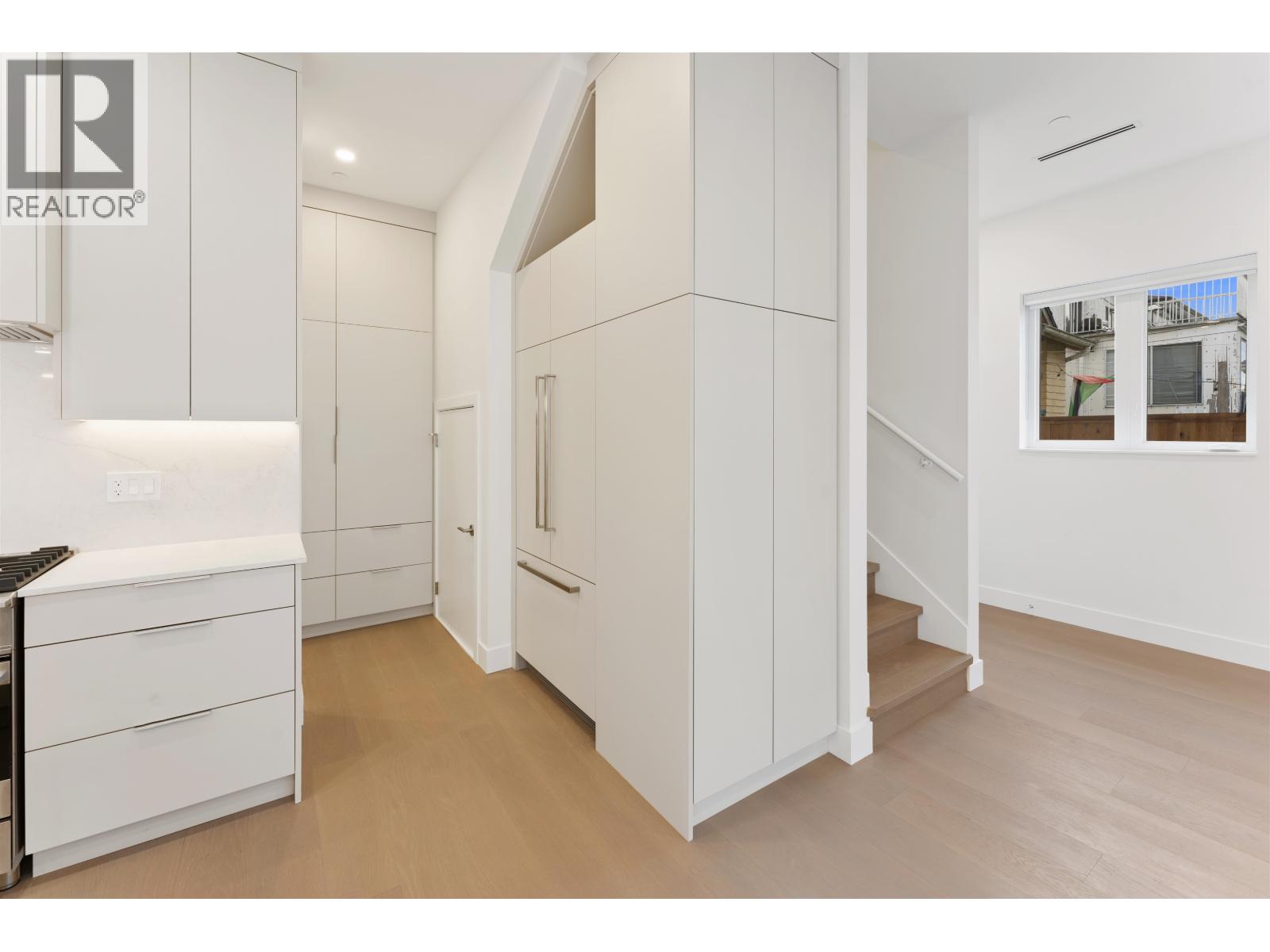 2 2241 E 8th Avenue, Vancouver, British Columbia  V5N 1V4 - Photo 7 - R2988058