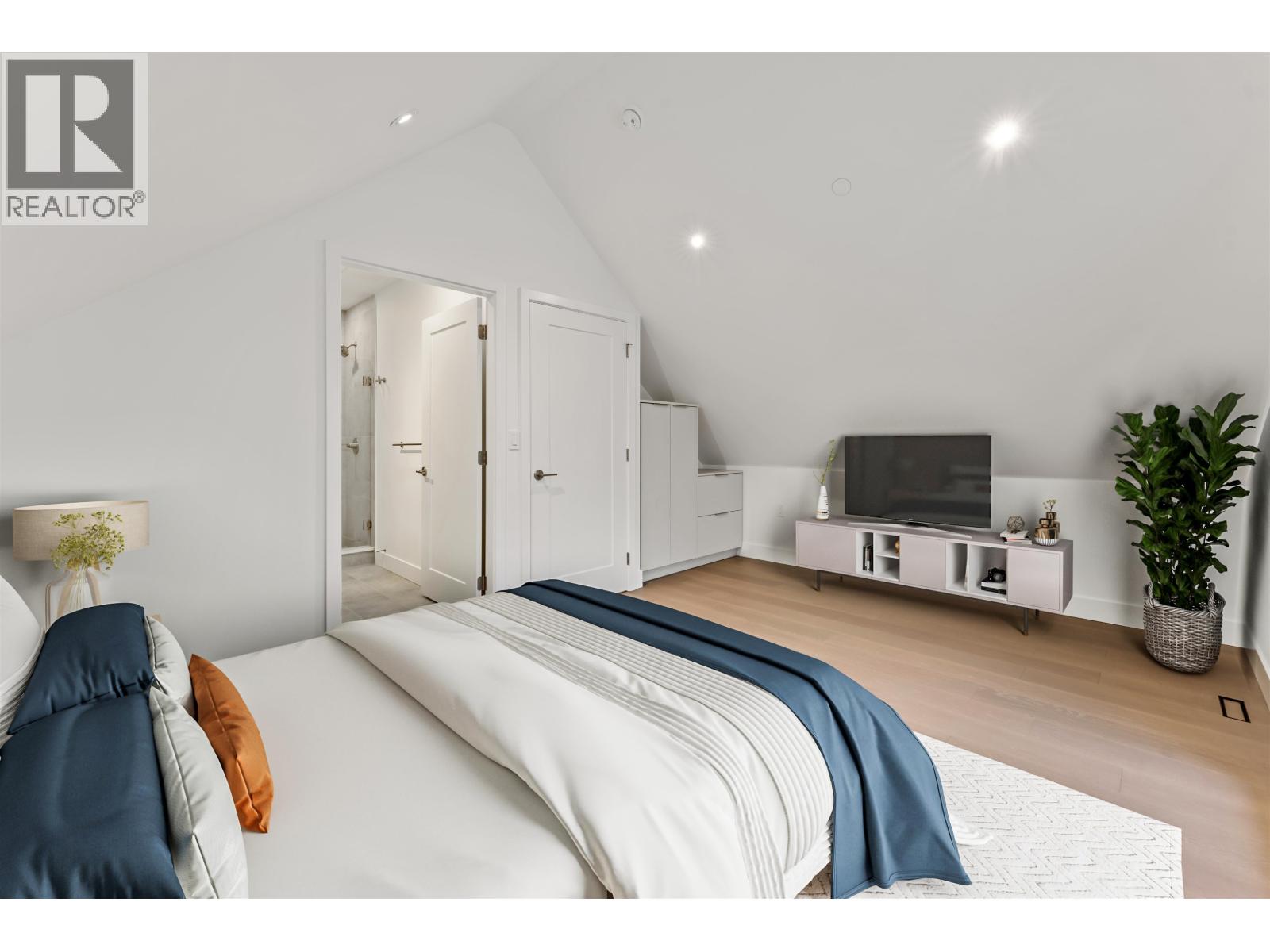 2 2241 E 8th Avenue, Vancouver, British Columbia  V5N 1V4 - Photo 16 - R2988058