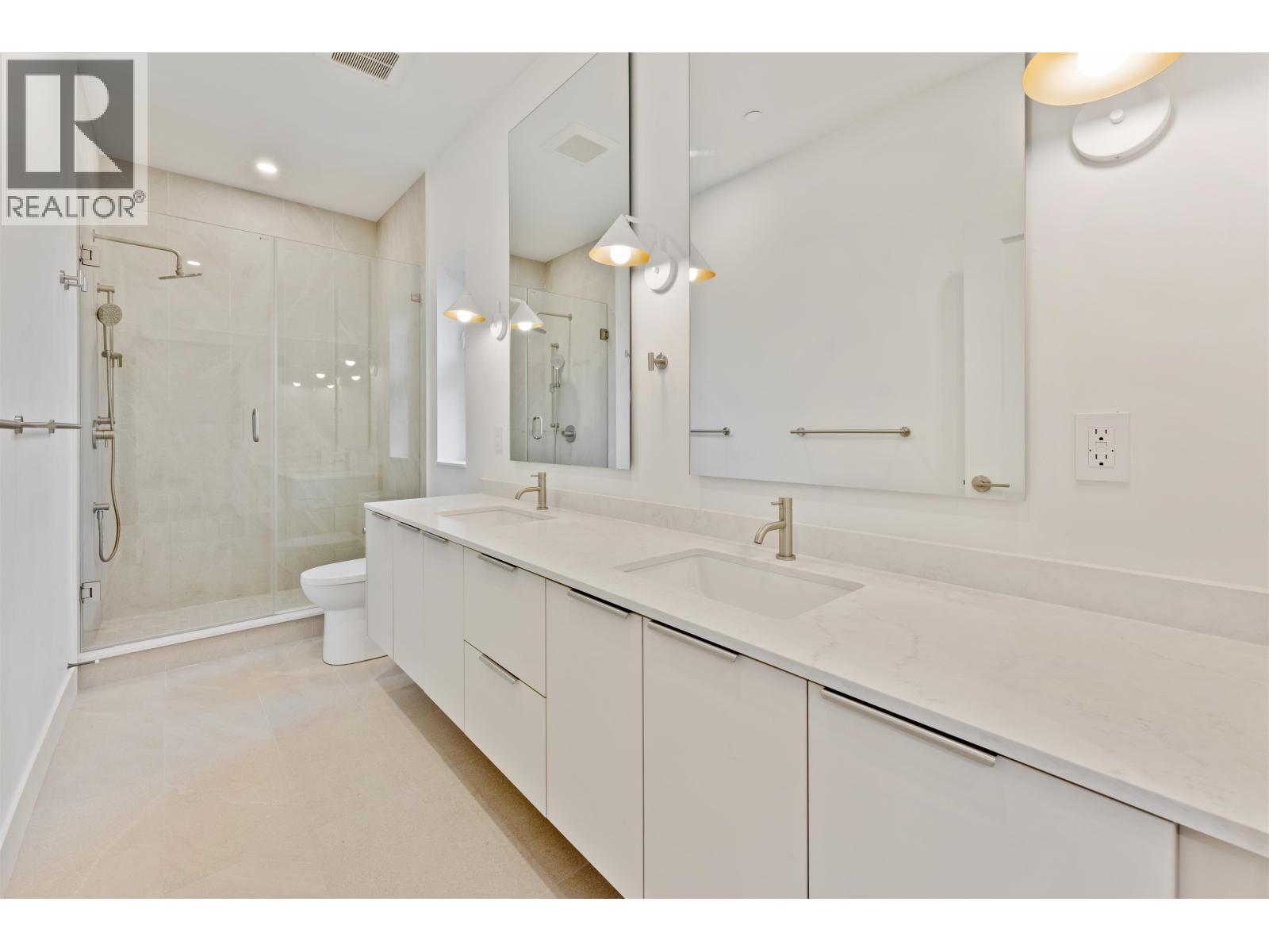 2 2241 E 8th Avenue, Vancouver, British Columbia  V5N 1V4 - Photo 11 - R2988058