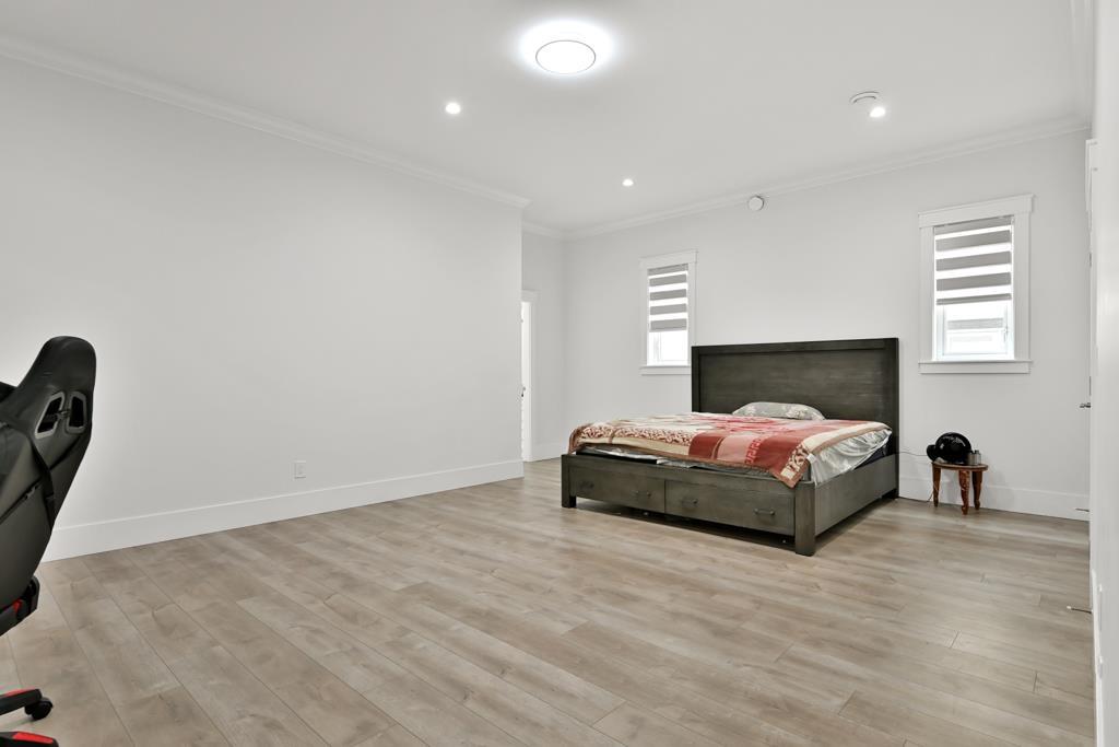 Property at 9975 173B STREET image 4
