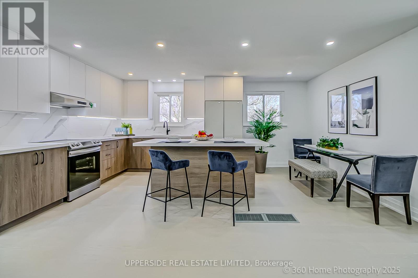 Property at 2 CHRISTMAN COURT image 3