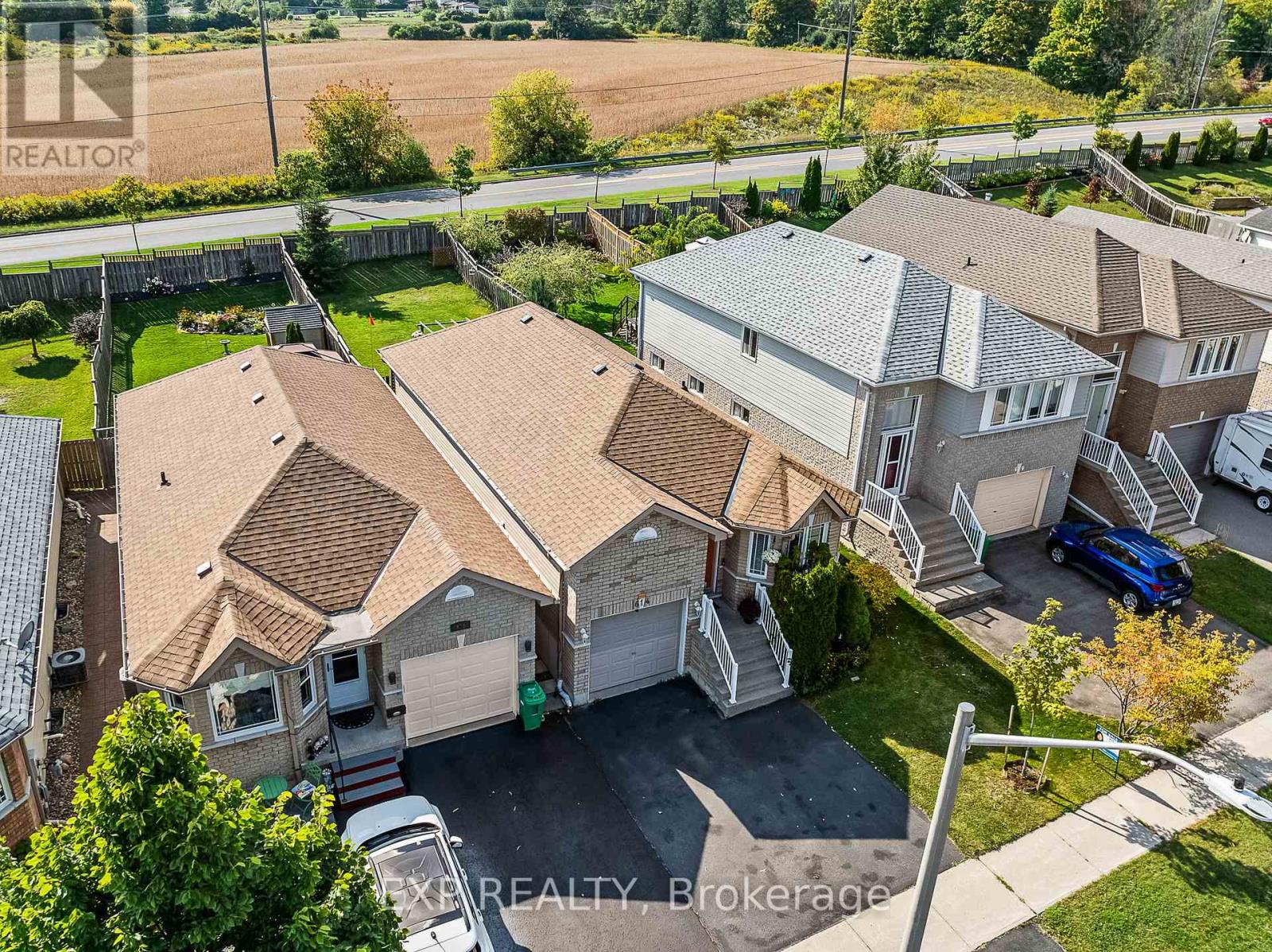 Property at 614 CLANCY CRESCENT image 4