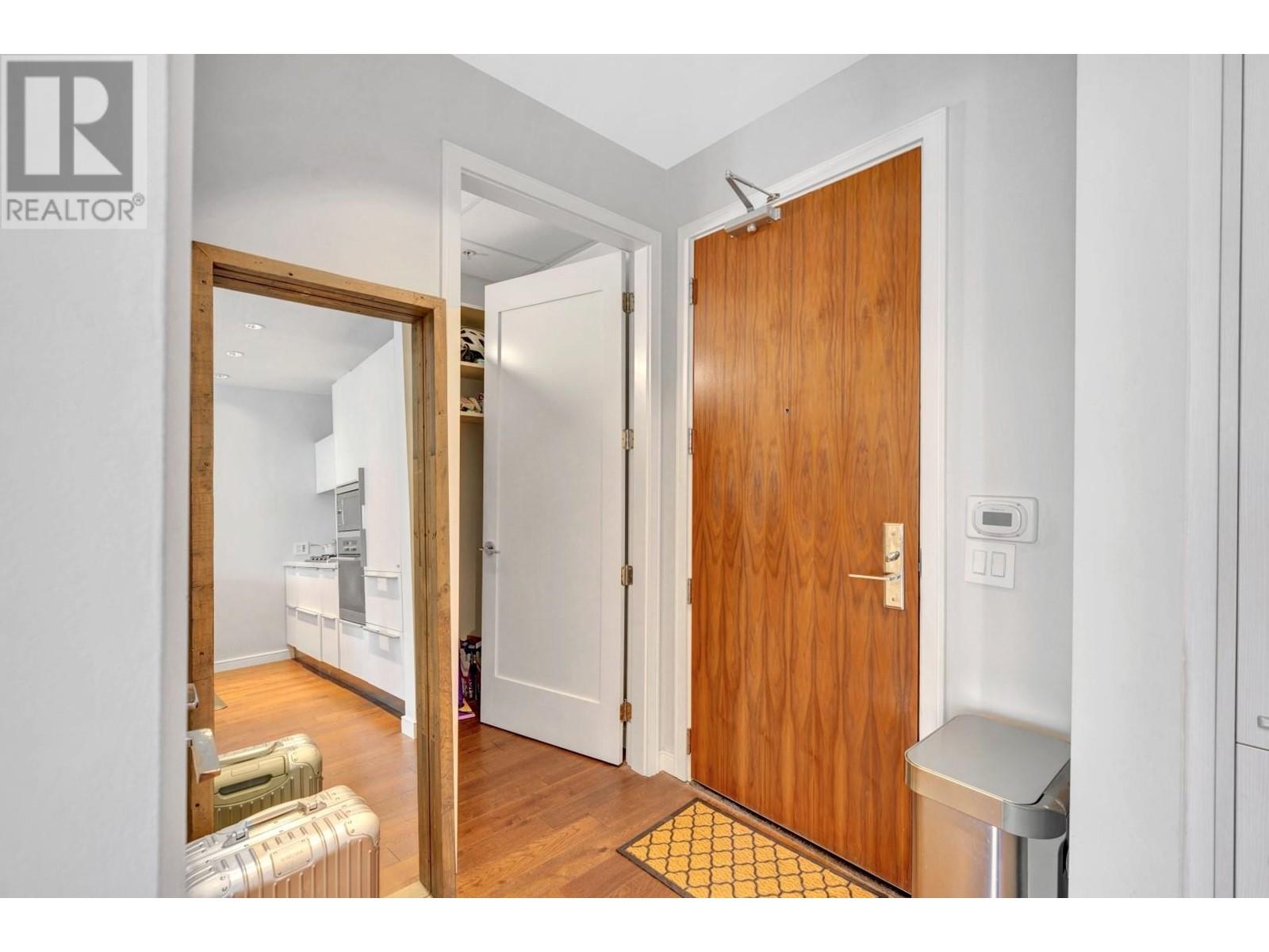 406 1633 Ontario Street, Vancouver, British Columbia  V5Y 0C2 - Photo 2 - R2973126