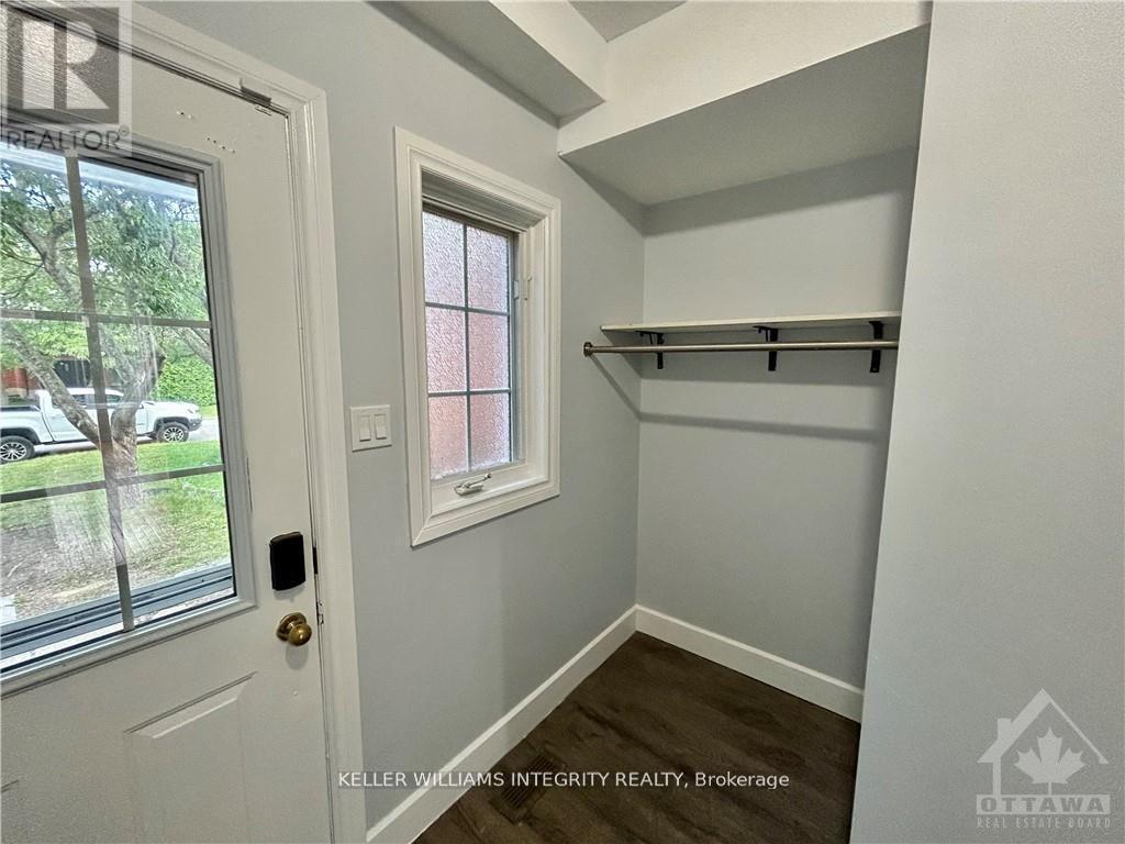 1476 Launay Avenue, Ottawa, Ontario  K4A 3R9 - Photo 3 - X12072608