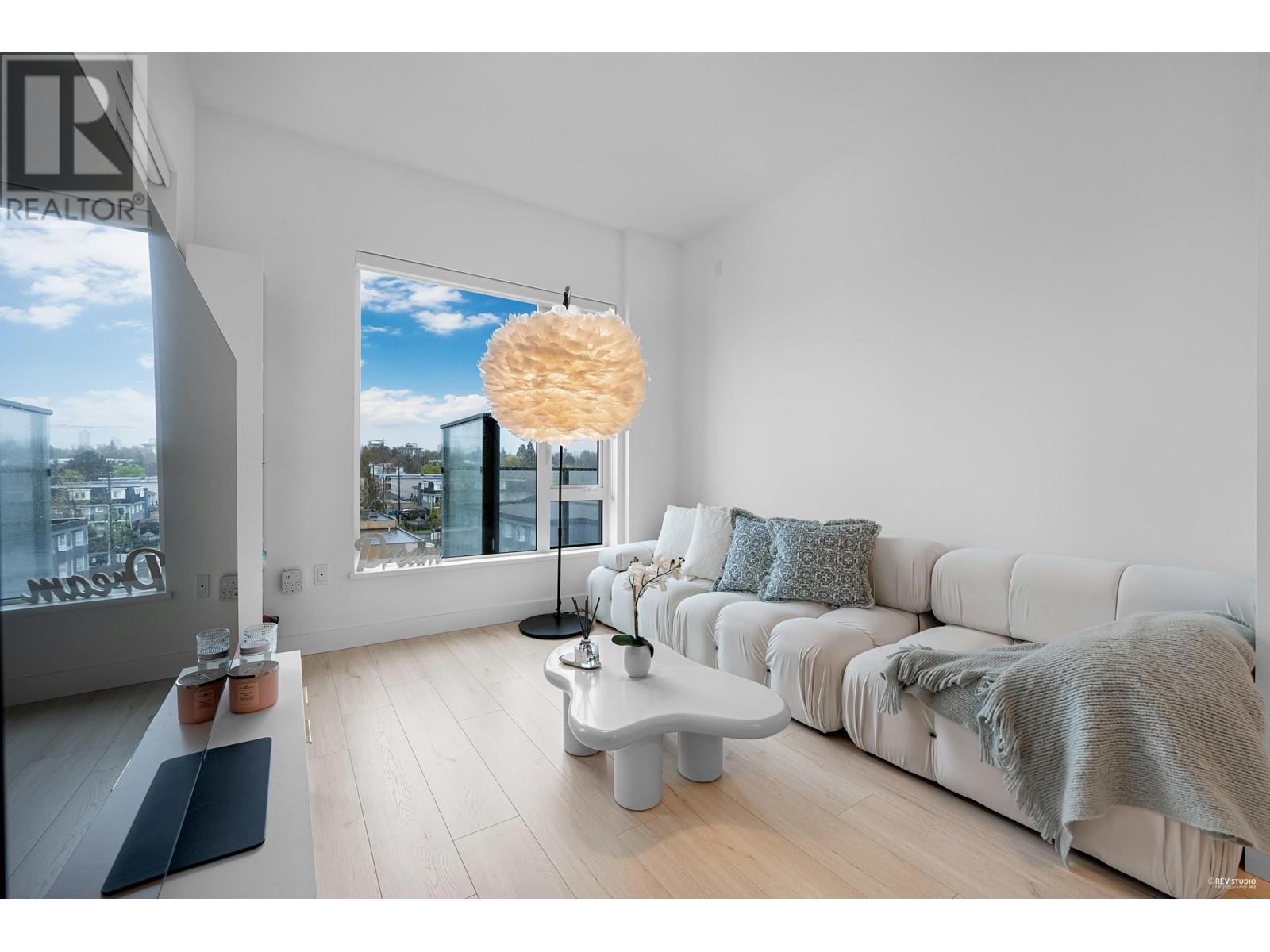 605 8888 Osler Street, Vancouver, British Columbia  V6P 4G2 - Photo 3 - R2988335