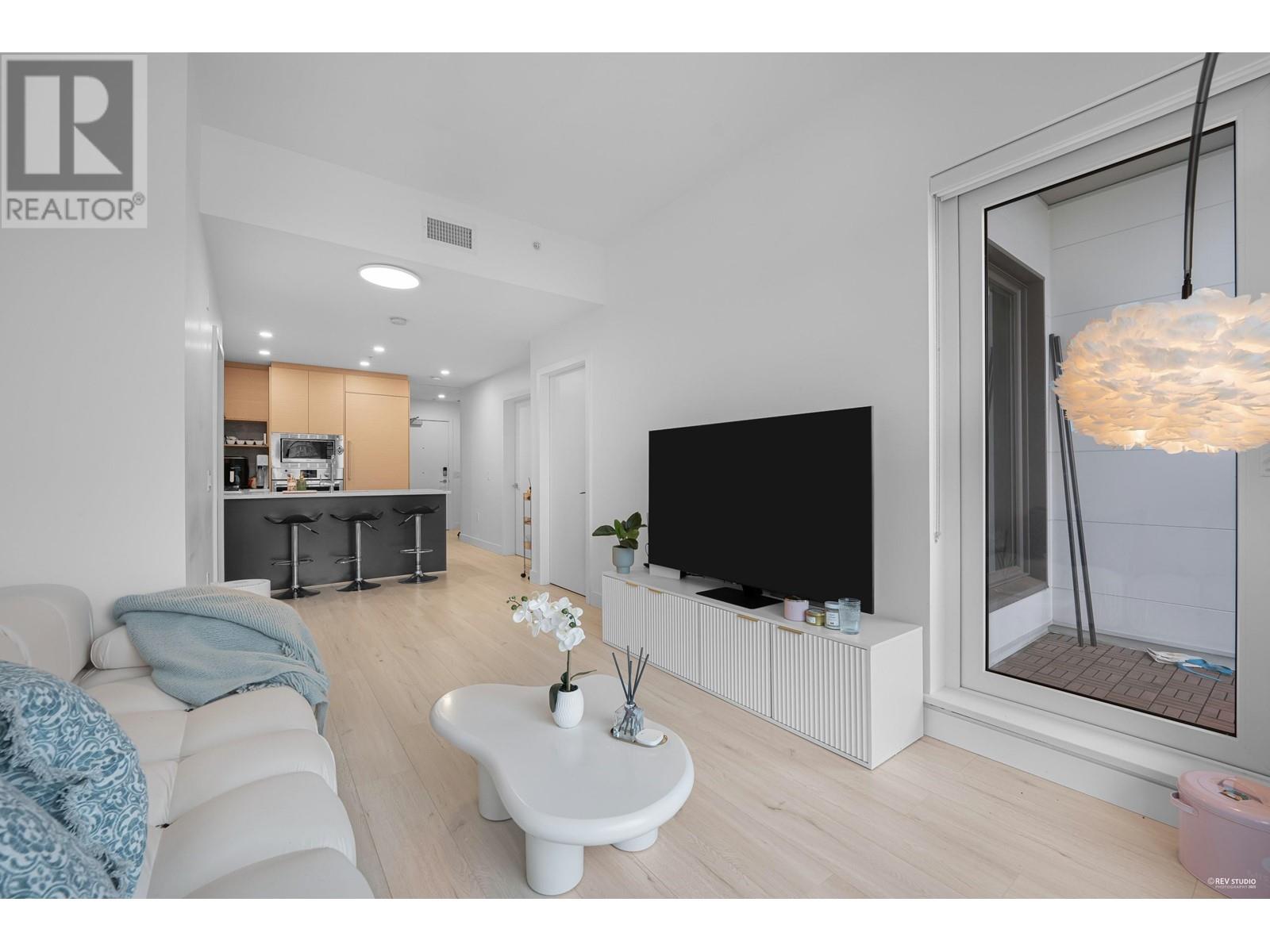 605 8888 Osler Street, Vancouver, British Columbia  V6P 4G2 - Photo 4 - R2988335