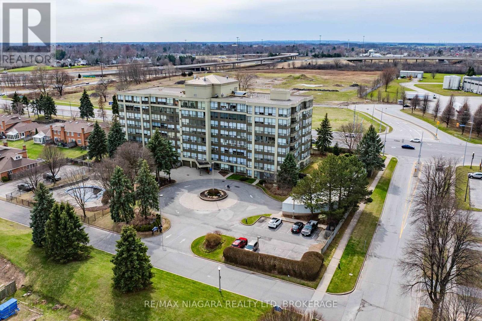 Property at 702 - 5100 DORCHESTER ROAD W image 3