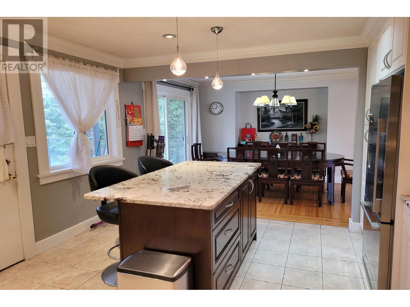 7921 Burnfield Crescent, Burnaby, British Columbia  V5E 2B8 - Photo 7 - R2981189