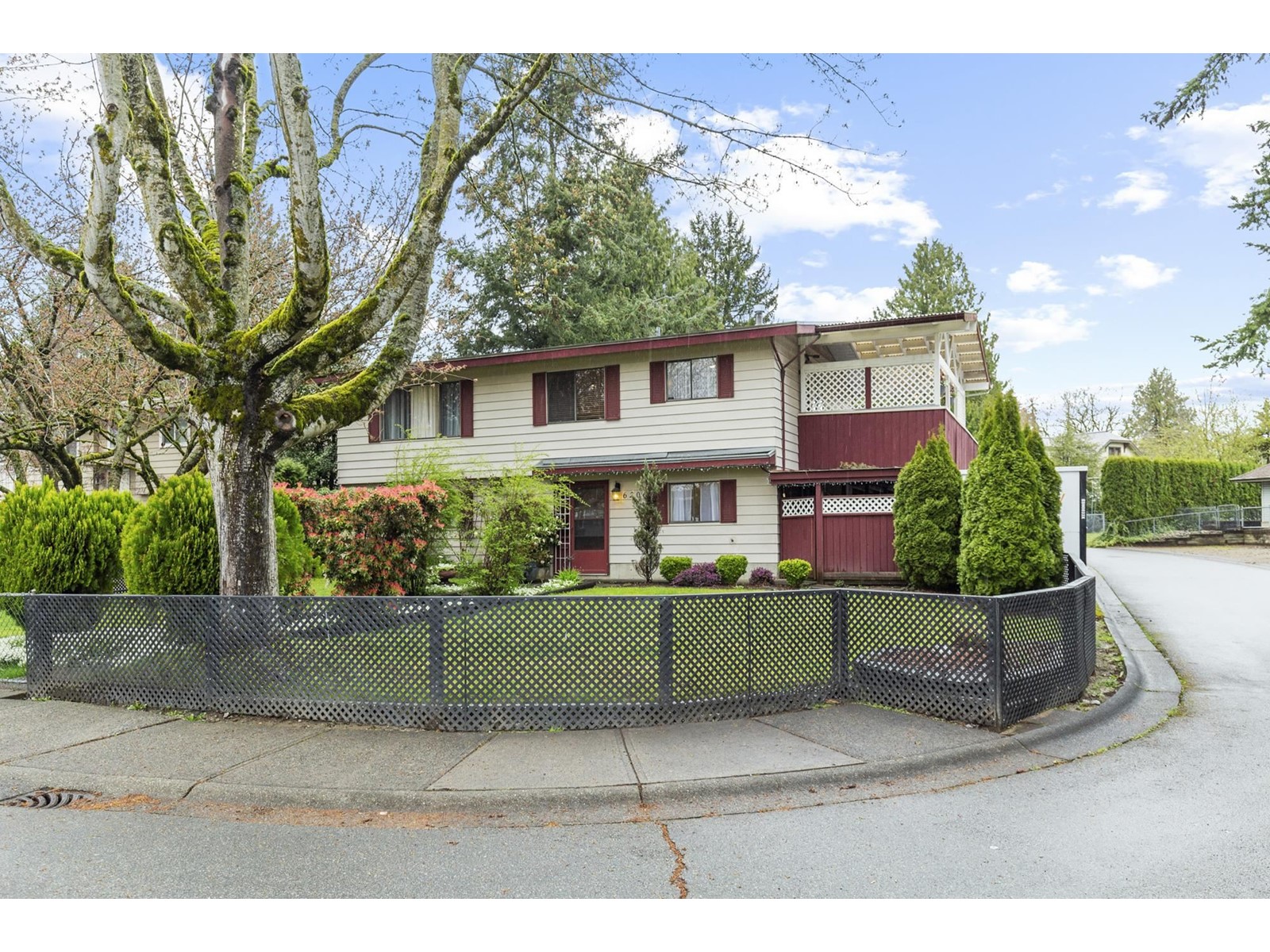 6206 Sundance Drive, Surrey, British Columbia  V3S 8B2 - Photo 1 - R2987109