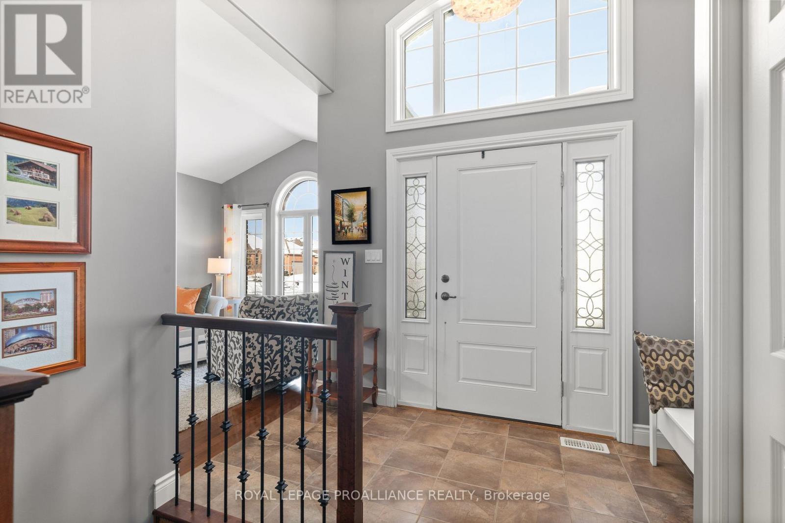 Property at 39 MCDOUGALL DRIVE image 3