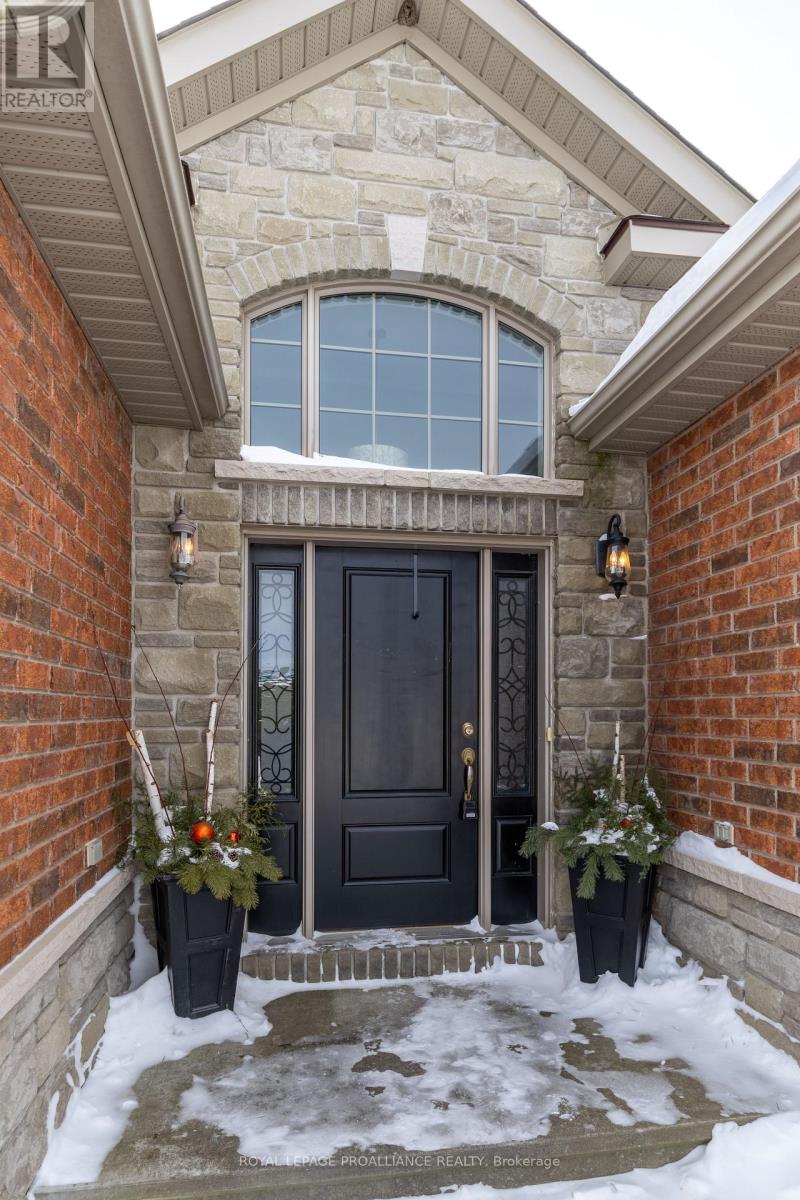 Property at 39 MCDOUGALL DRIVE image 4