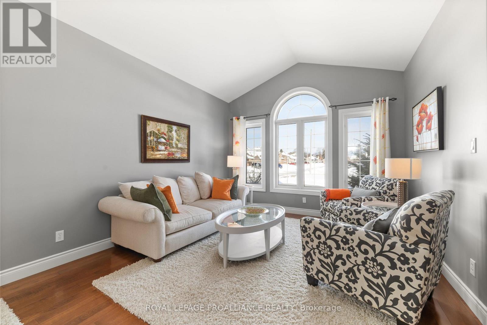 Property at 39 MCDOUGALL DRIVE image 5
