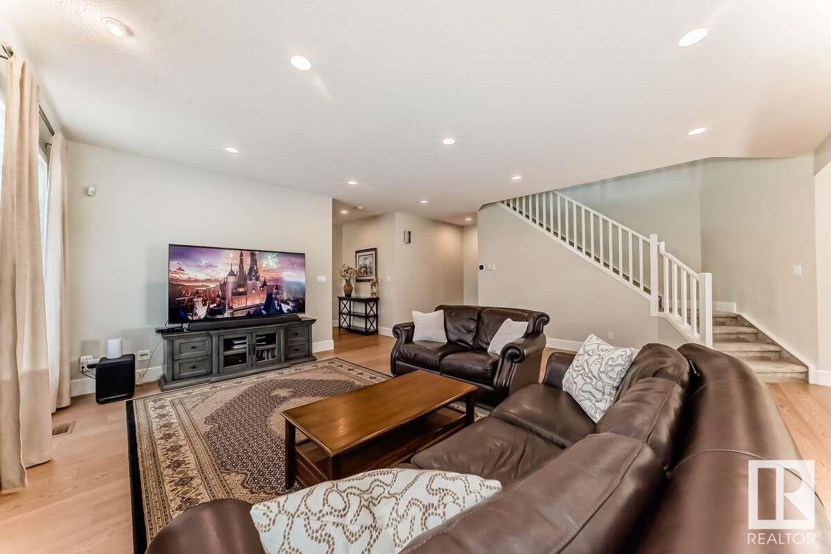 Property at 4323 WHITELAW WY NW image 3