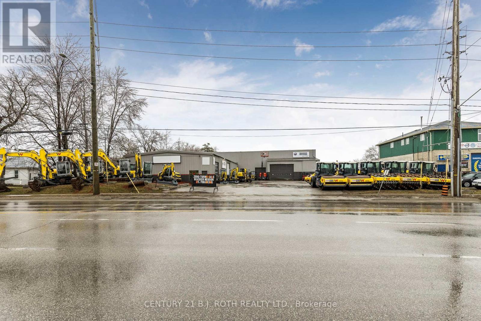 9 Ferndale Drive N, Barrie, Ontario  L4N 9V3 - Photo 4 - S12072615