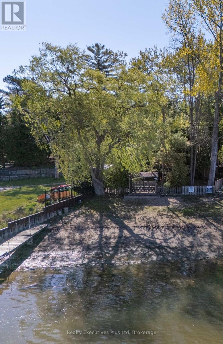 300 River Road E, Wasaga Beach, Ontario  L9Z 2L7 - Photo 6 - S12061544