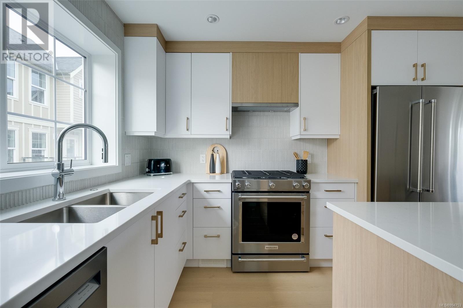 Unit 1 3907 Cedar Hill Rd, Saanich, British Columbia  V8P 3Z8 - Photo 11 - 994753