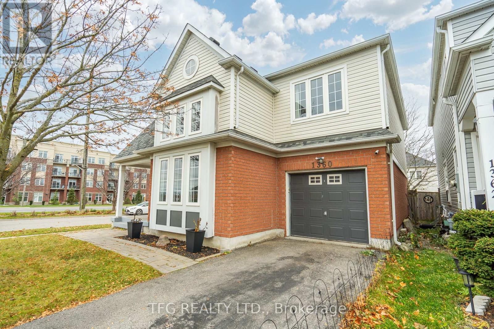 Property at 1360 DUMONT STREET image 2