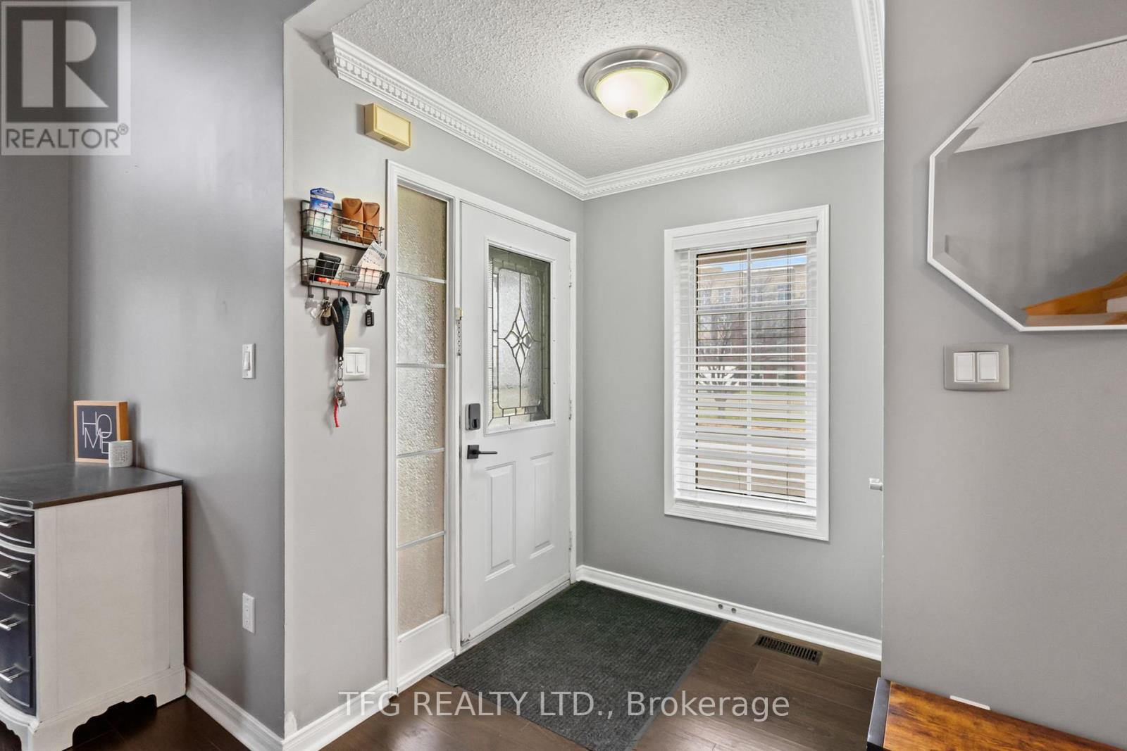 Property at 1360 DUMONT STREET image 3