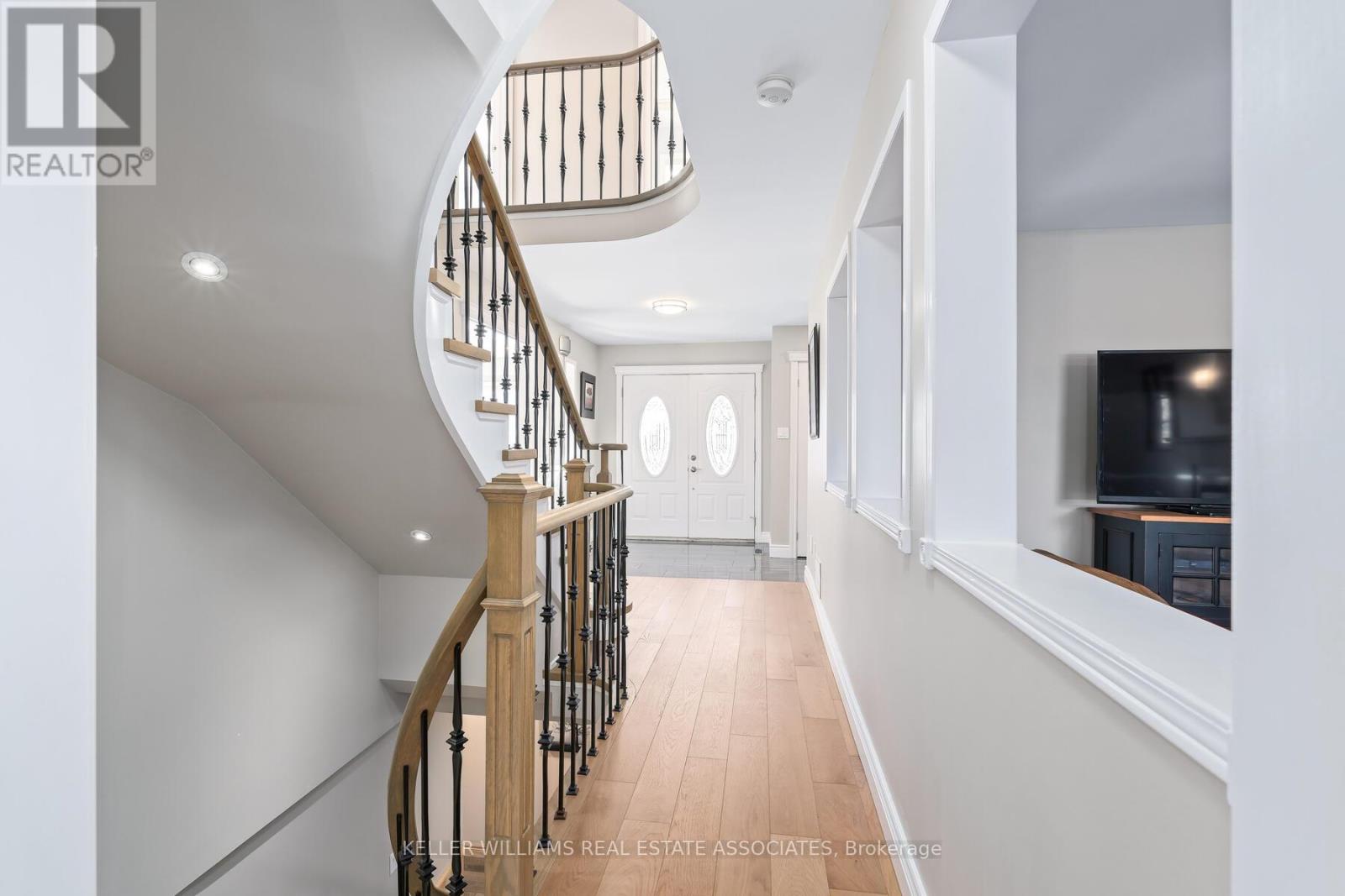 Property at 27 GOODERHAM DRIVE image 5