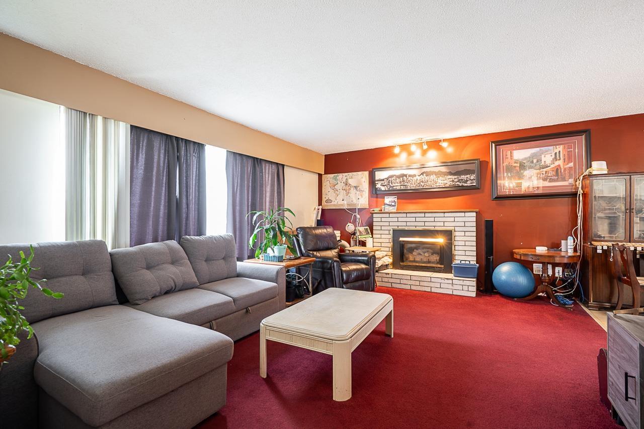 Property at 6177 175B STREET image 3