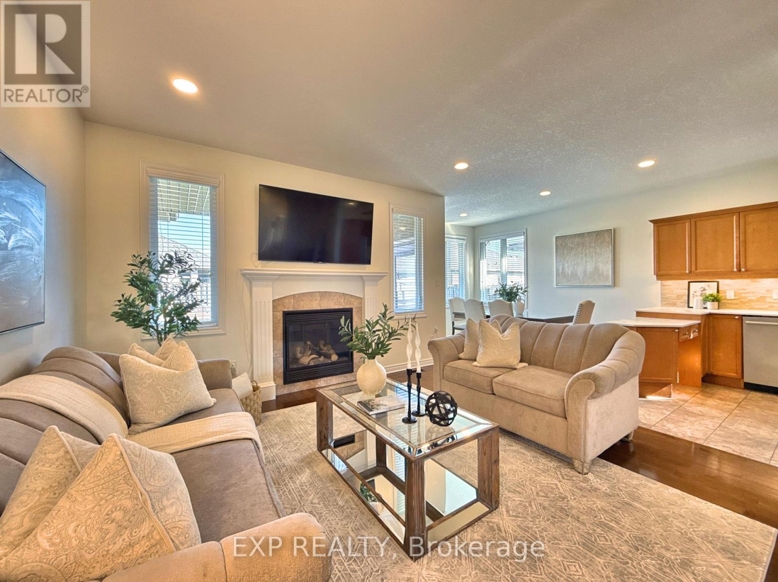 Photo 4 of 43 for 884 Bluegrass Drive