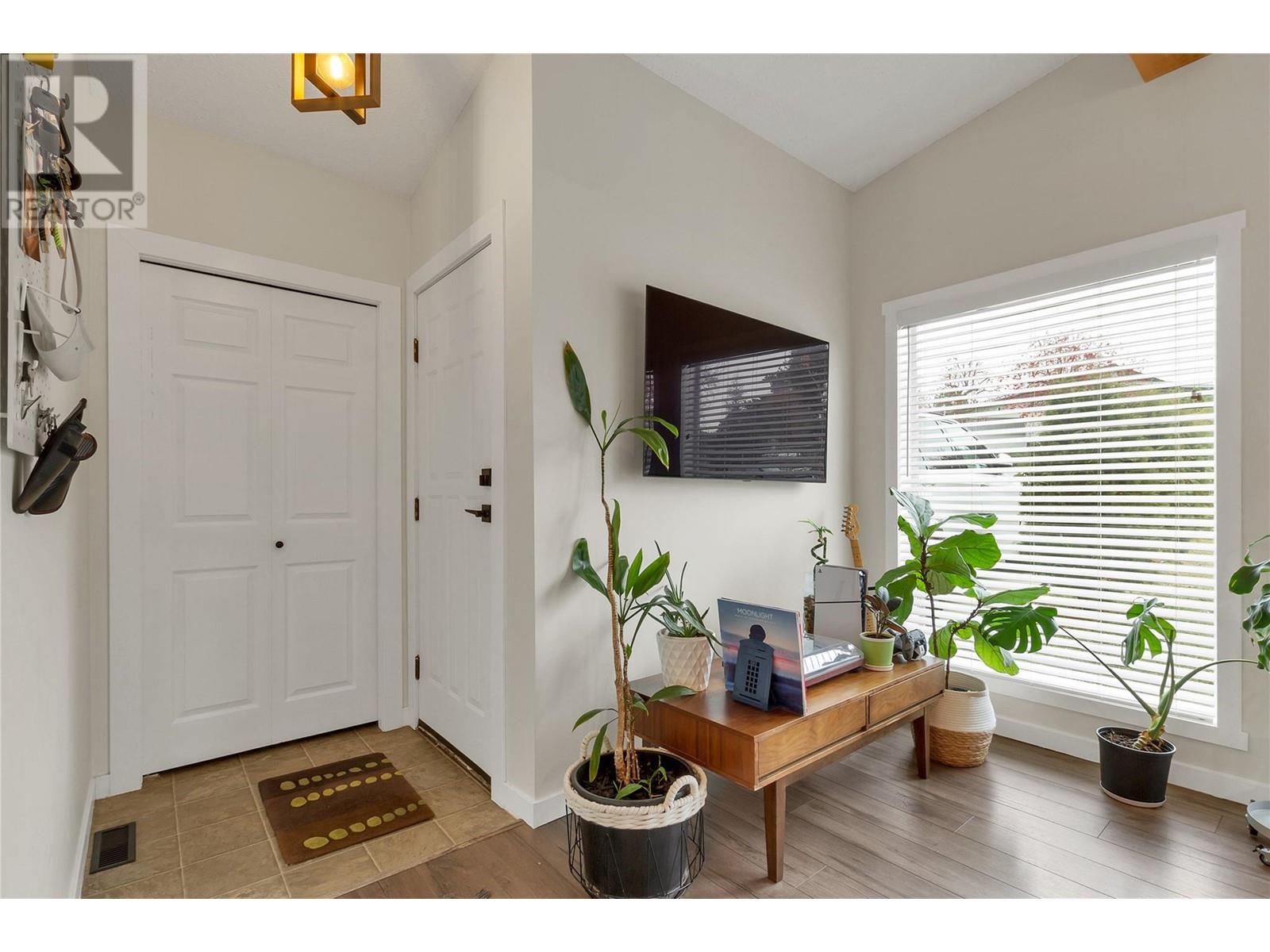 Property at 3605 Commonage Crescent image 4