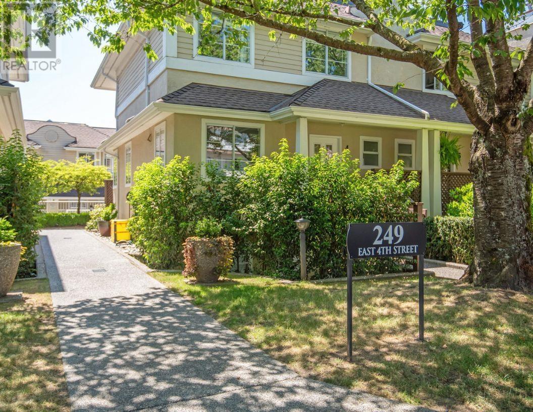 11 249 E 4TH STREET, north vancouver, British Columbia