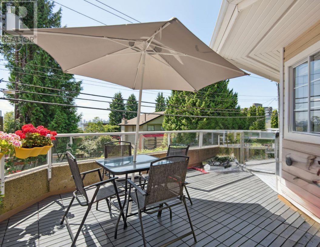 11 249 E 4th Street, North Vancouver, British Columbia  V7L 1J1 - Photo 3 - R2988448