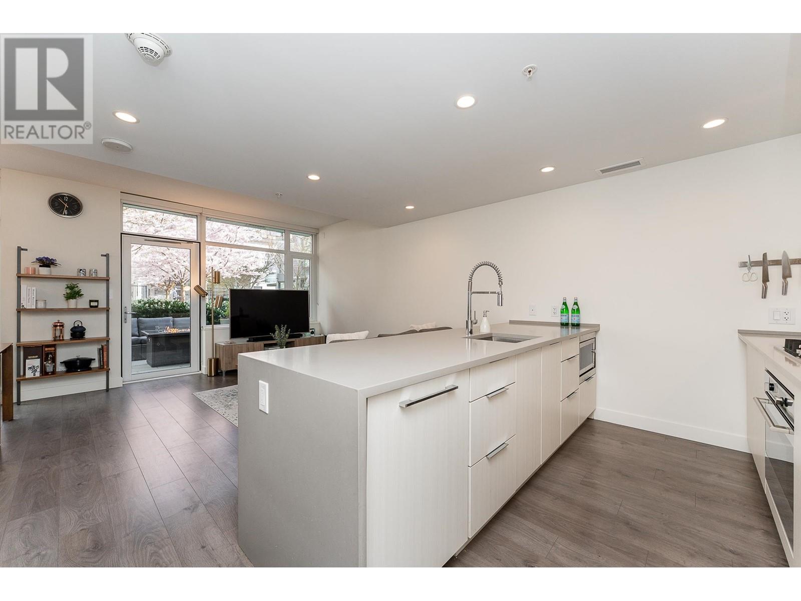 Th2 4465 Juneau Street, Burnaby, British Columbia  V5C 0L8 - Photo 9 - R2988449