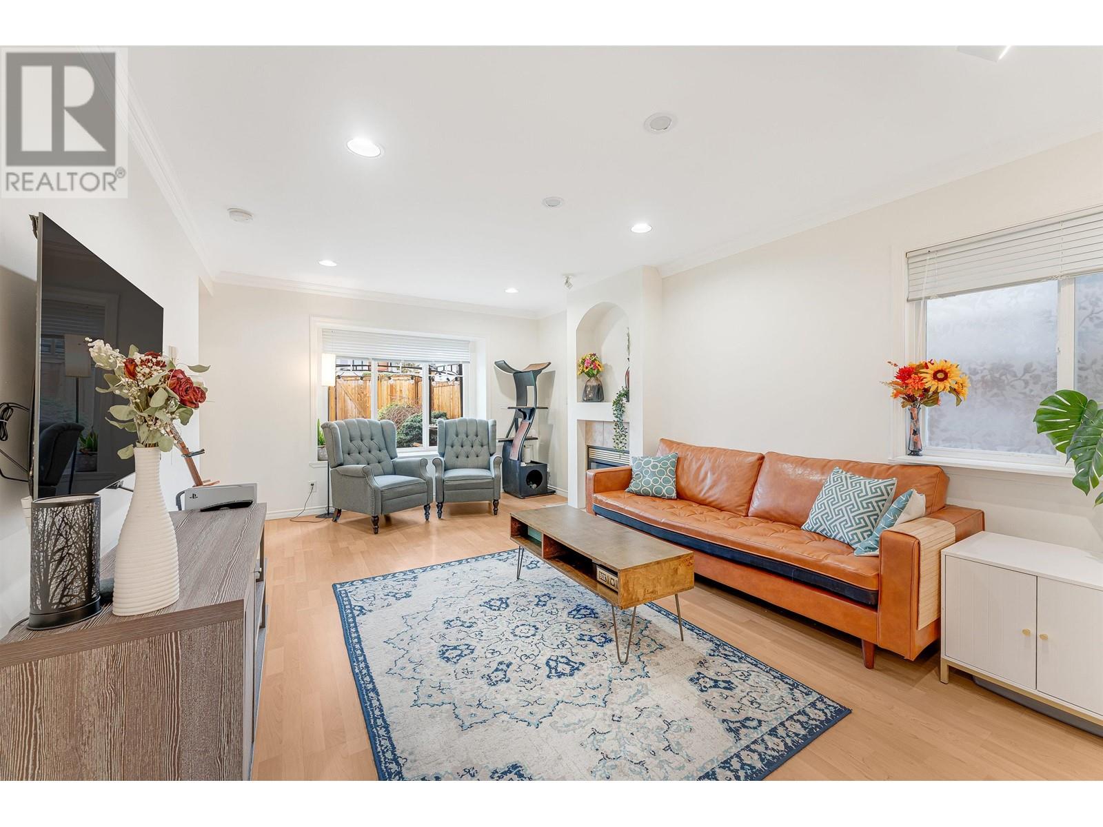 Property at 5933 SPROTT STREET image 3