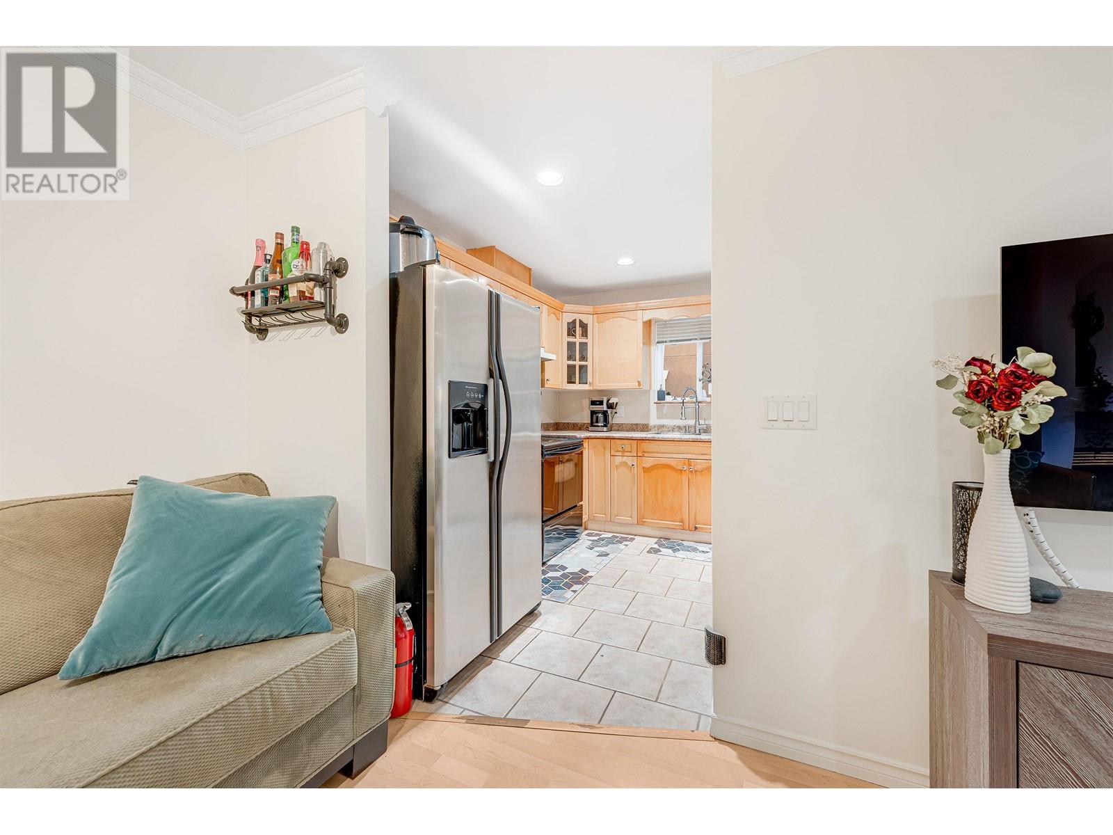 5933 Sprott Street, Burnaby, British Columbia  V5G 1T9 - Photo 4 - R2988451