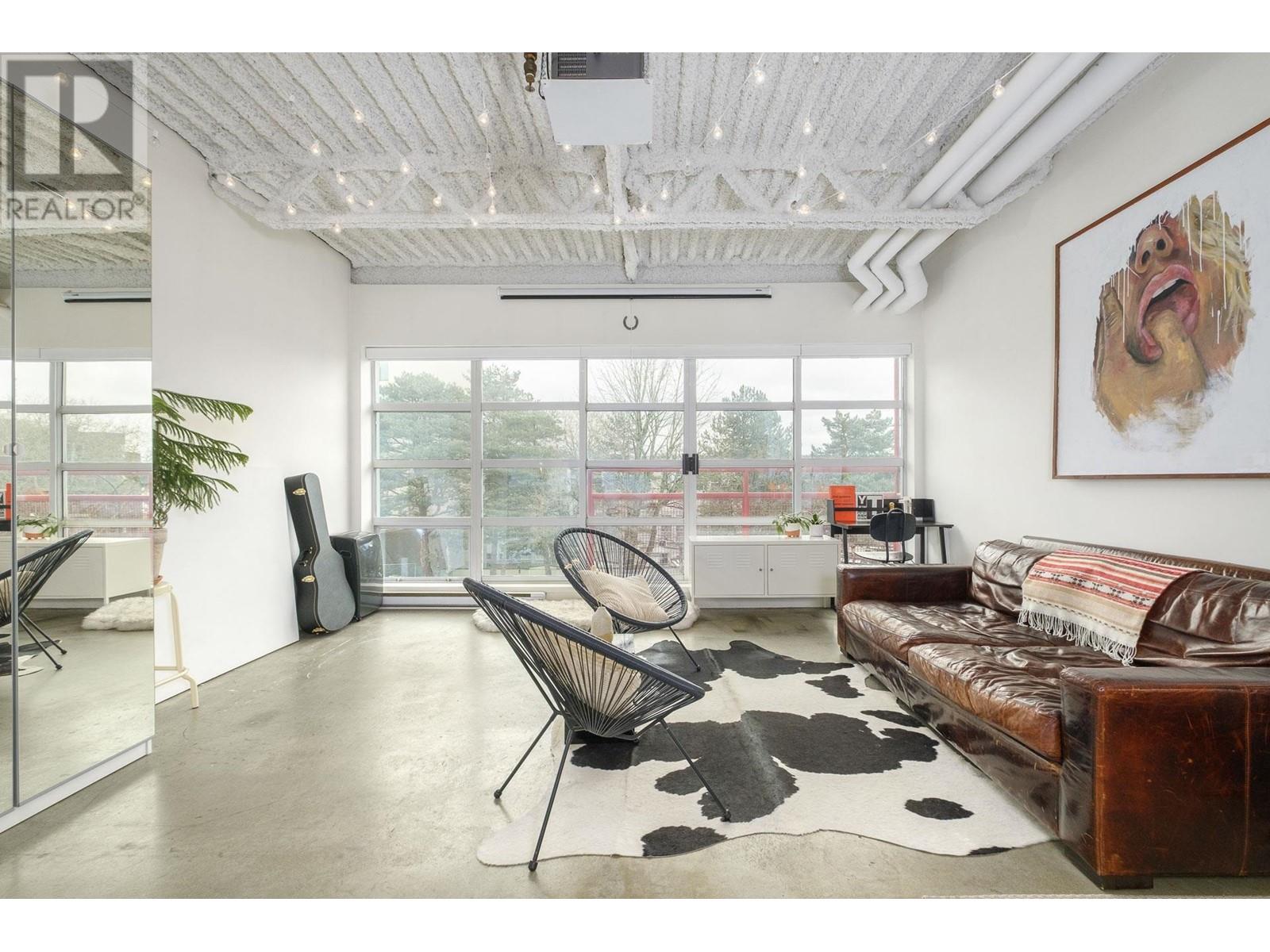 214 350 E 2nd Avenue, Vancouver, British Columbia  V5T 4R8 - Photo 1 - R2988454
