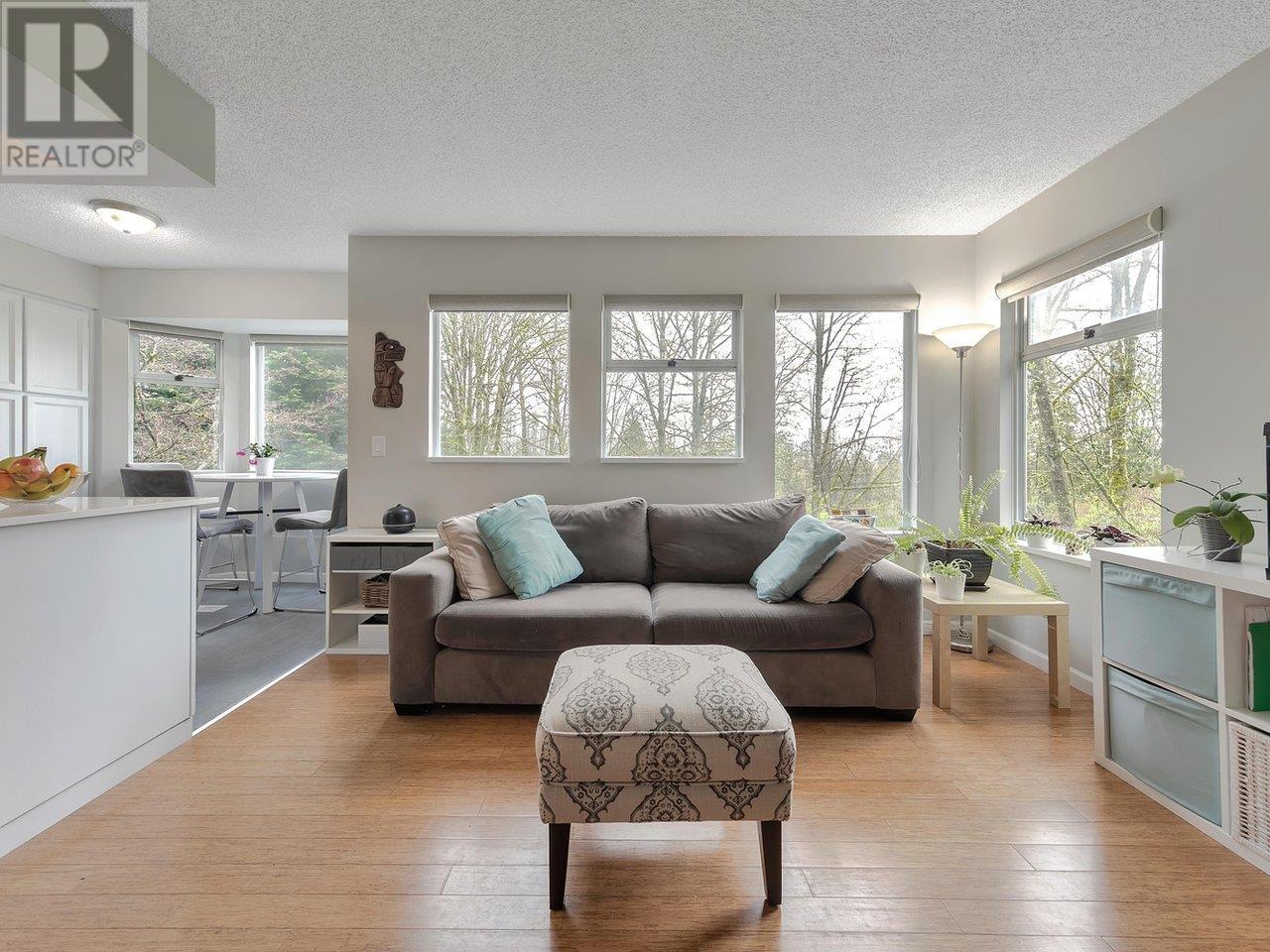 8895 Finch Court, Burnaby, British Columbia  V5A 4K6 - Photo 12 - R2988459