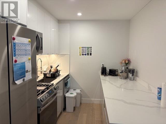 Property at 2881 E GEORGIA STREET image 4