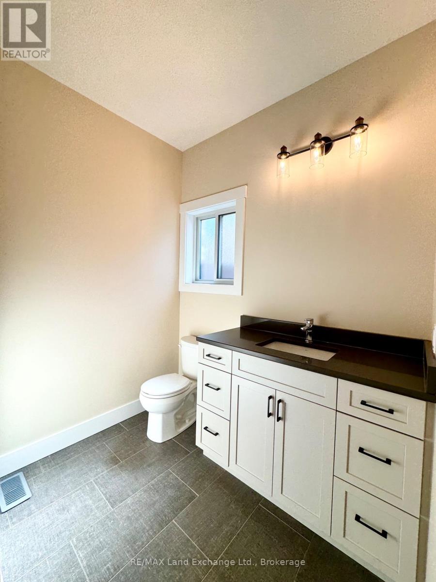 15 Nyah Court, Kincardine, Ontario  N0G 2T0 - Photo 9 - X12072710