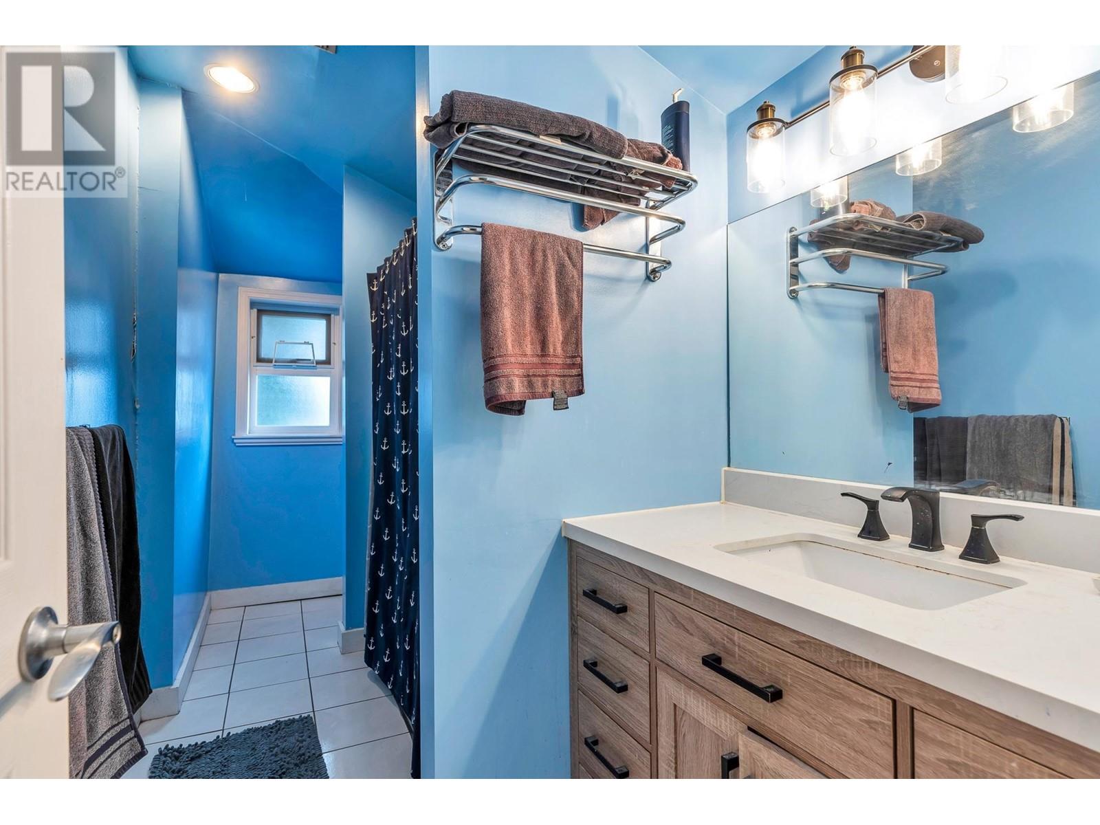 3242 Venables Street, Vancouver, British Columbia  V5K 2S6 - Photo 12 - R2988443